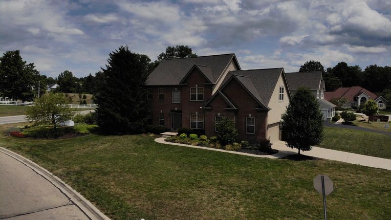 Roof Revivers is the best roof replacement company.