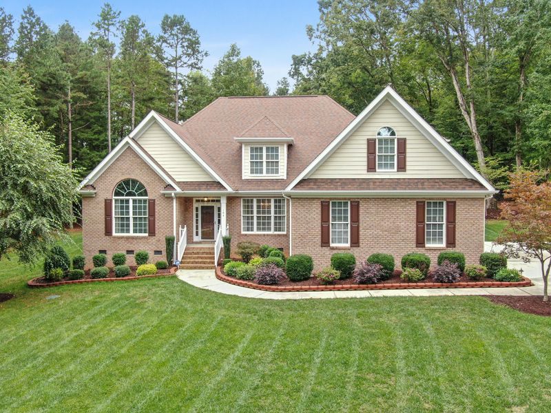Roof Revivers is the best roofing company in Apex, North Carolina.