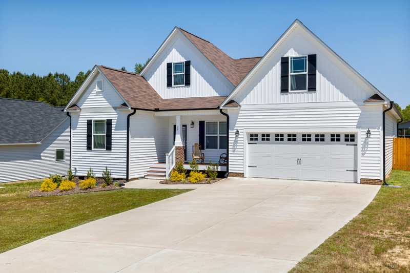 Roof Revivers is the best choice in siding.
