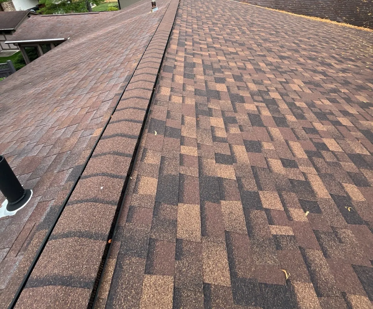 Finished ridge line on a Gahanna, Ohio front-slope roof replacement