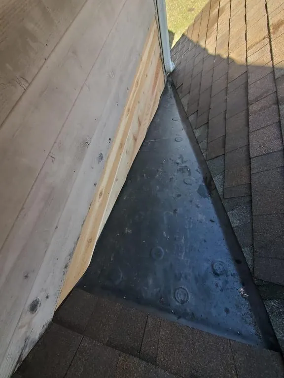 Membrane and siding at the wall line after a Galena, Ohio dead valley repair