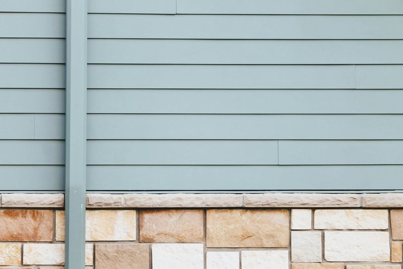Roof Revivers is a local choice of siding company in Columbus, Ohio.